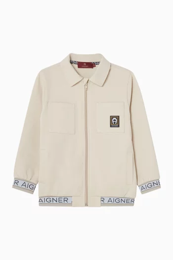 جاكيت بشعار الماركة وجيب وسحّاب