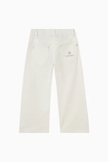 بنطال جينز بفراشات مطرزة دينم