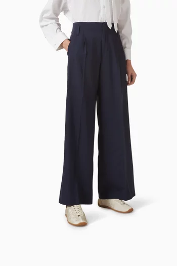 Striker Low-top Sneakers