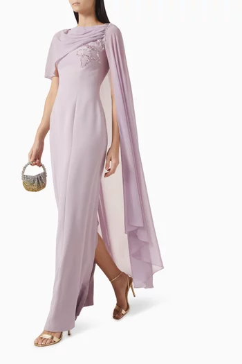 فستان بكاب وتطريزات يدوية