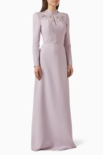 فستان بكاب وتطريزات يدوية