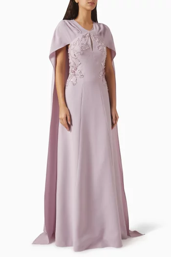 فستان سهرة بكاب مزين بتطريزات