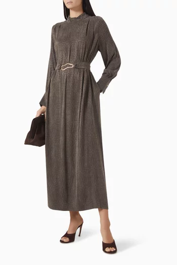 فستان طويل بحزام