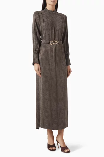 فستان طويل بحزام