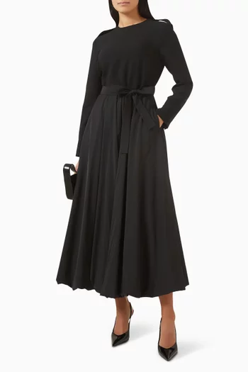 فستان متوسط الطول بحزام