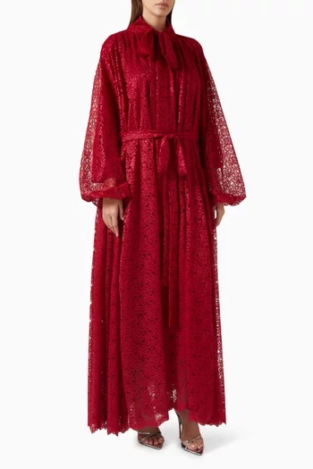 فستان طويل بفتحة رقبة بوشاح