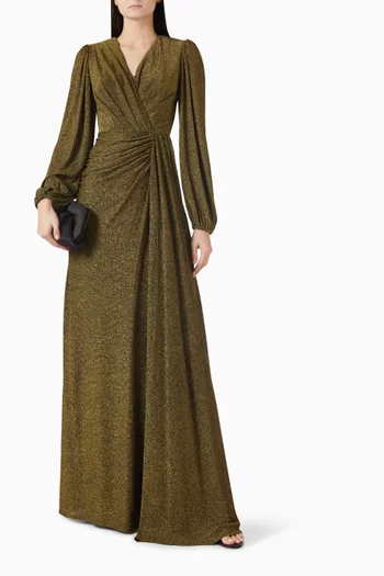 فستان بكشكش وفتحة رقبة على شكل حرف V