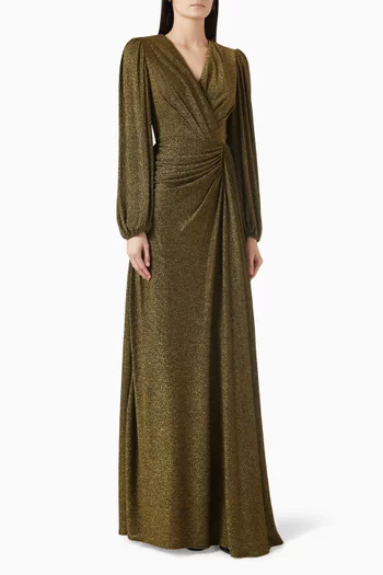 فستان بكشكش وفتحة رقبة على شكل حرف V