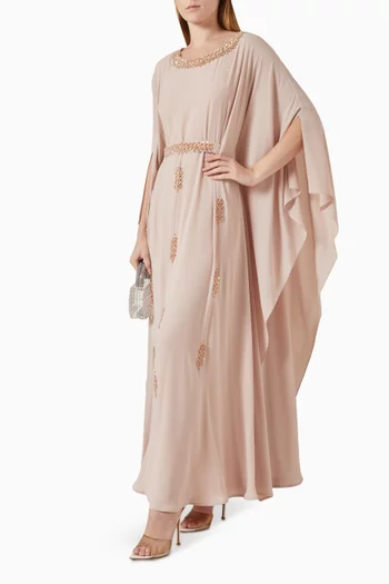 قفطان مزين بتطريزات شيفون