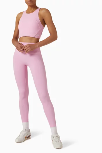 بلوزة لكس بالان رياضية وقصيرة ضمن تشكيلة الملابس الأساسية