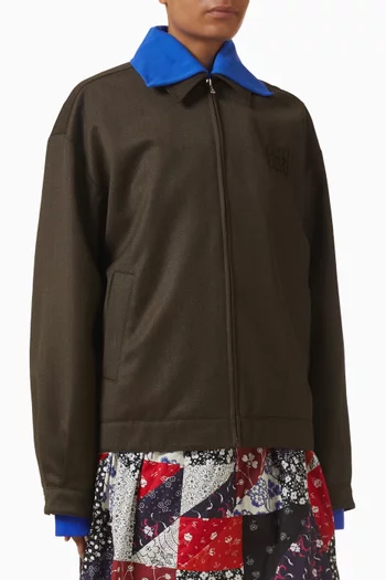 جاكيت بلون مغاير وسحّاب