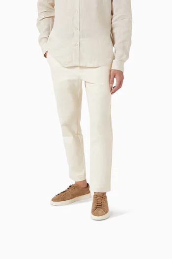 سنيكرز بشعار الماركة بارز الملمس شمواه