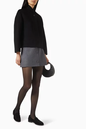 تنورة قصيرة بوجهين وأزرار