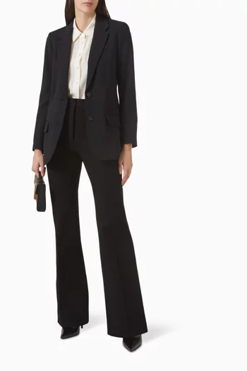 بلوزة جو بأزرار حرير