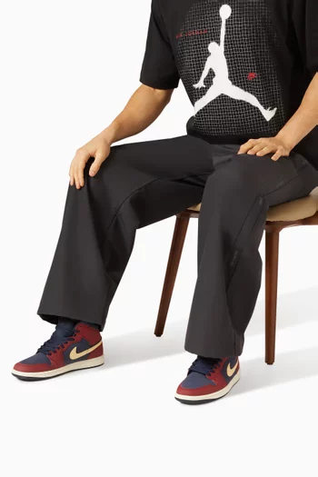 Air Jordan 1 SE Mid Sneakers in Leather