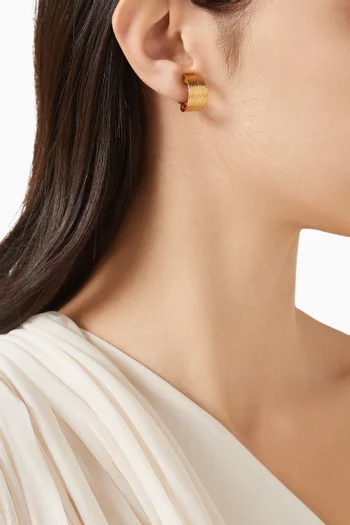 أقراط بتصميم نصف دائري فينتج من الثمانينيات معدن مطلي بلون ذهبي