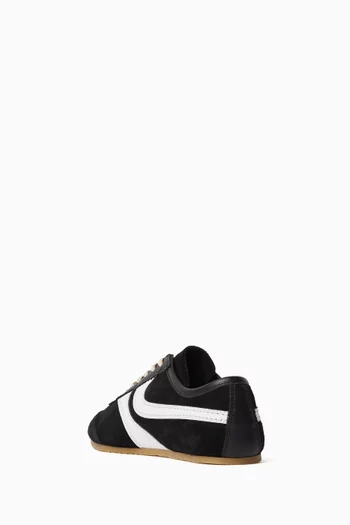 سنيكرز بتصميم رفيع شمواه