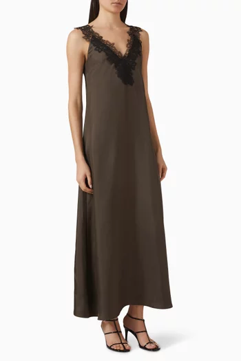 فستان بفتحة رقبة دانتيل على شكل حرف V حرير