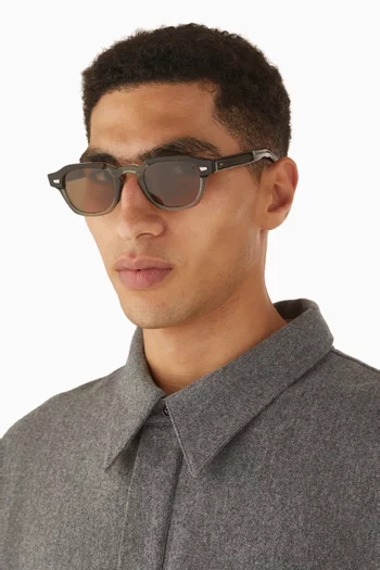 Round Sunglasses in Acetate