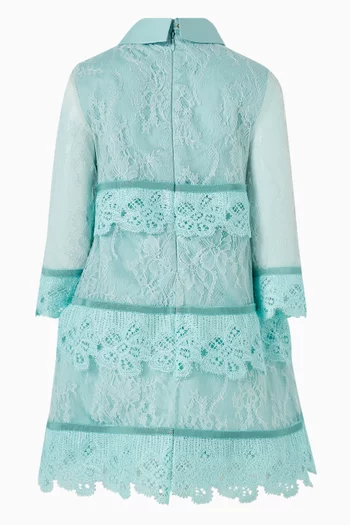 فستان بياقة مدببة دانتيل