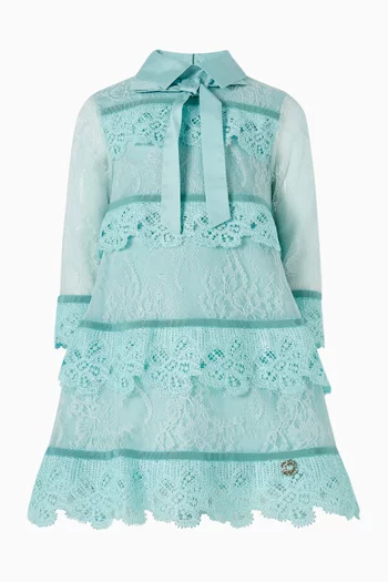 فستان بياقة مدببة دانتيل