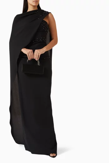 فستان ليليا طويل مزين بتطريزات