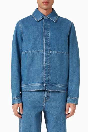 جاكيت دينم بقصة مربعة