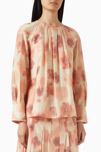 بلوزة بكشكش ونقشة