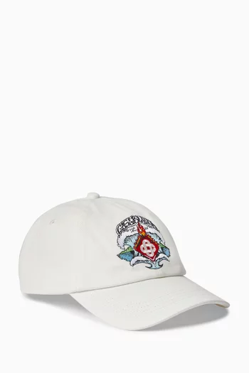 كاب مطرز بأمواج