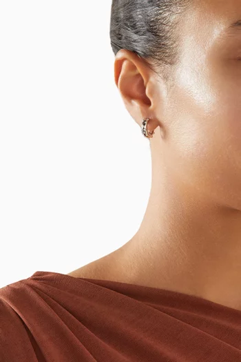 أقراط دائرية بتصميم منقط ذهب أبيض عيار 9