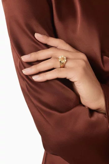 خاتم كلاسيكي بتصميم زهرة أقحوان مرصع بالماس ذهب عيار 9