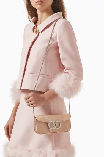 كلاتش لوكو قماش مموج