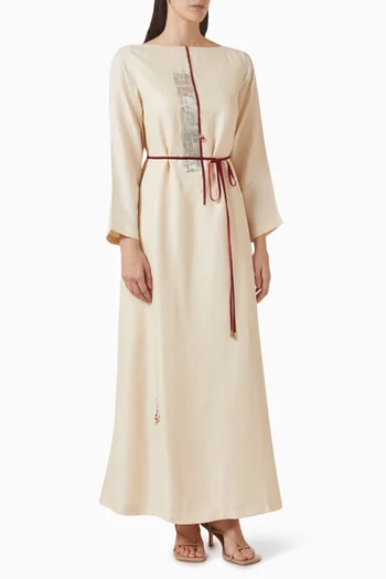 قفطان بحزام حرير بلون باهت