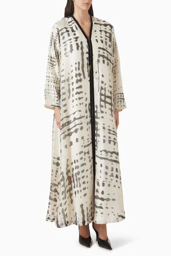 عباية مزينة بنقشة كريب وتينسيل