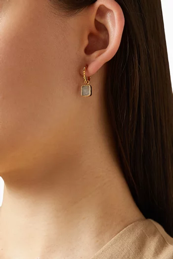 أقراط ميني بحلي هرمية فضة إسترلينية مطلية ذهب عيار 18