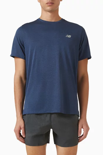 تي شيرت رياضي بشعار الماركة