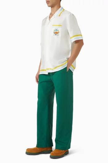 بنطال بشعار الماركة بيكيه