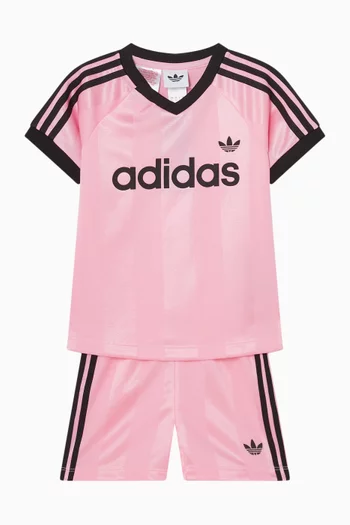 طقم تي شيرت وشورت بشعار الماركة