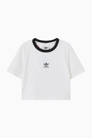 تي شيرت قصير مضلع بقصة ضيقة