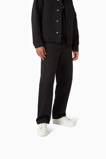 سنيكرز أسفل الكاحل بشعار الماركة المحفور جلد