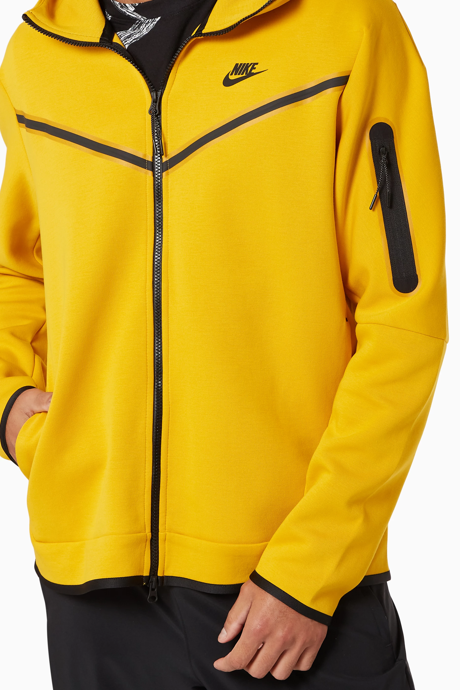 Blue and yellow on sale nike tech