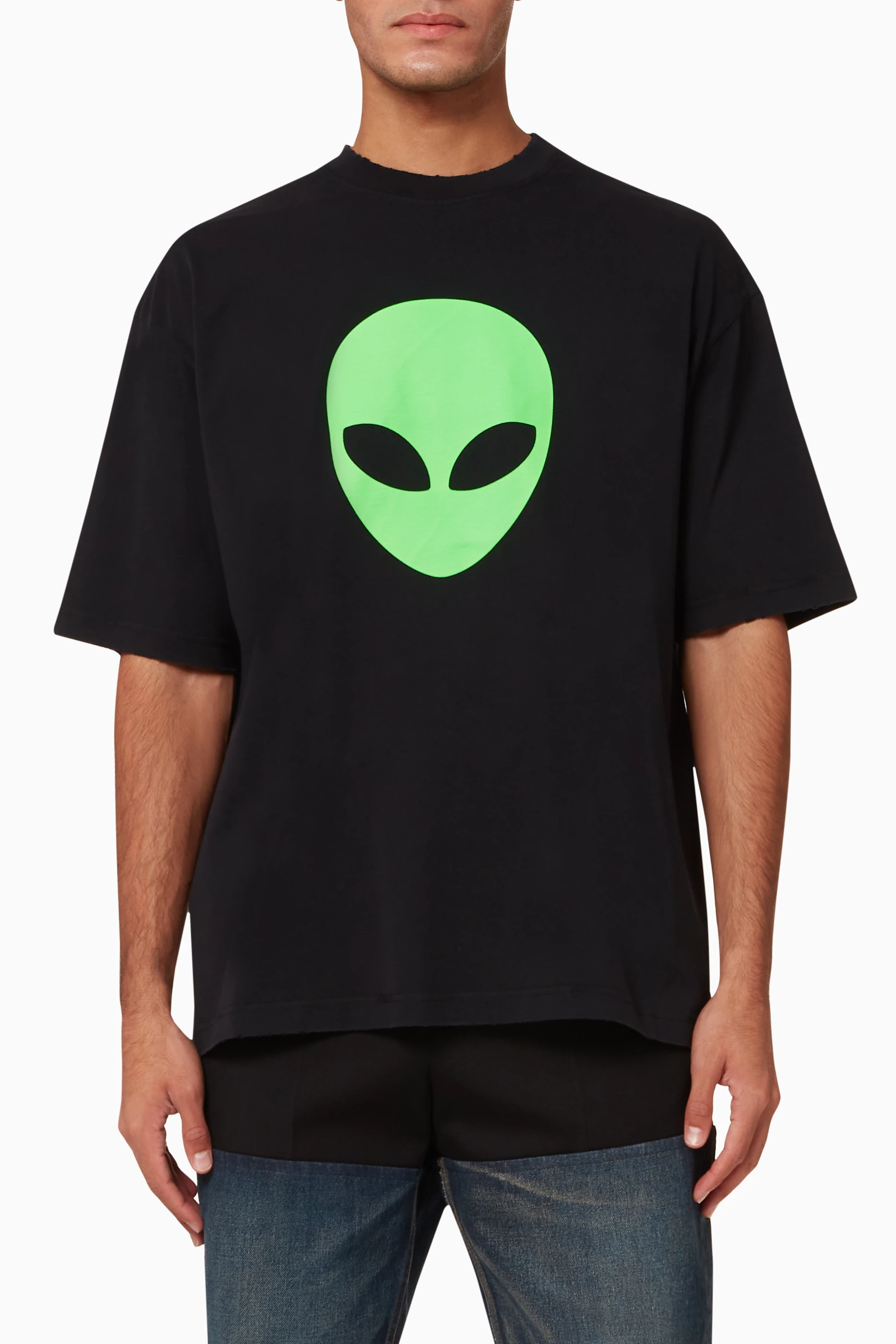 Buy Balenciaga Black Alien Medium Fit T-shirt in Vintage Jersey