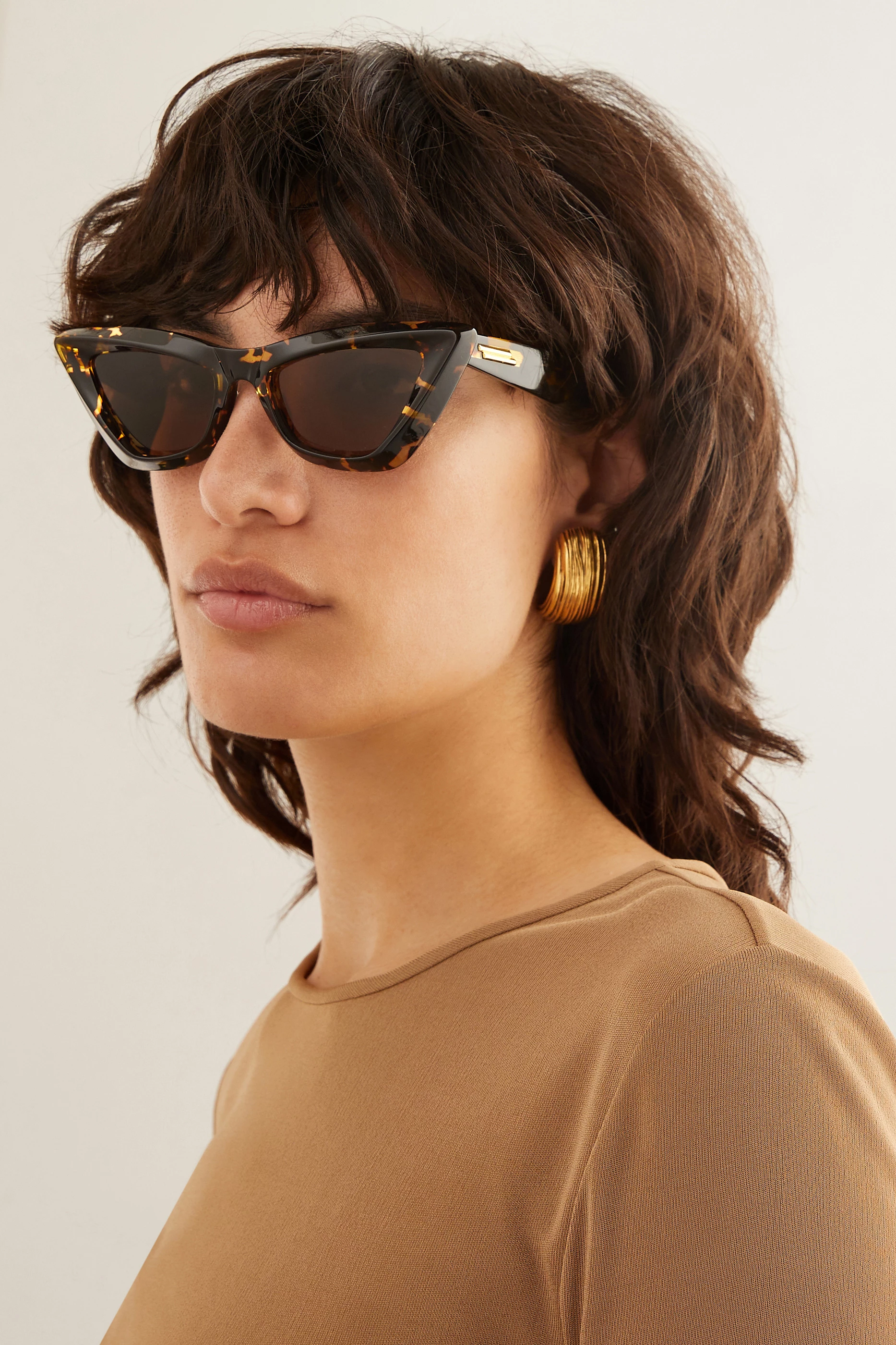 Buy Bottega Veneta Brown Angle Pointed Cat-eye Sunglasses in  display picture 3