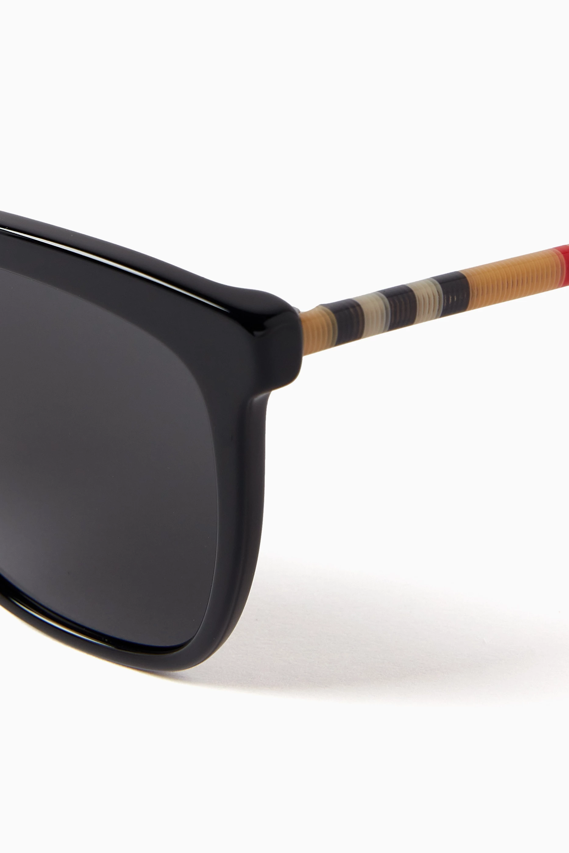 Buy Burberry Black Cat-Eye Sunglasses For Women Online  display picture 1