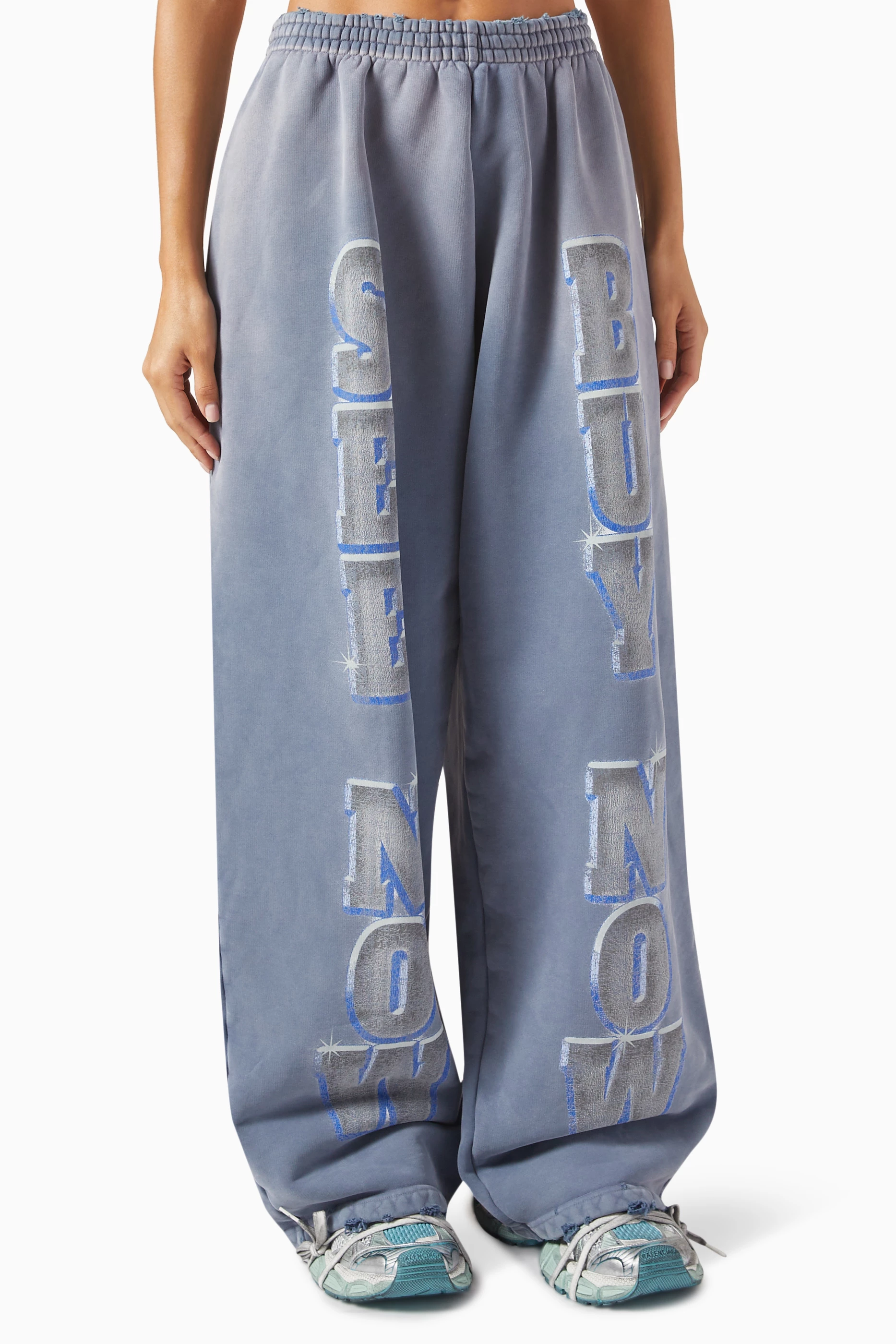 Balenciaga Women’s Joggers pants XS Buy Balenciaga women black logo sweatpants for $1,870 online