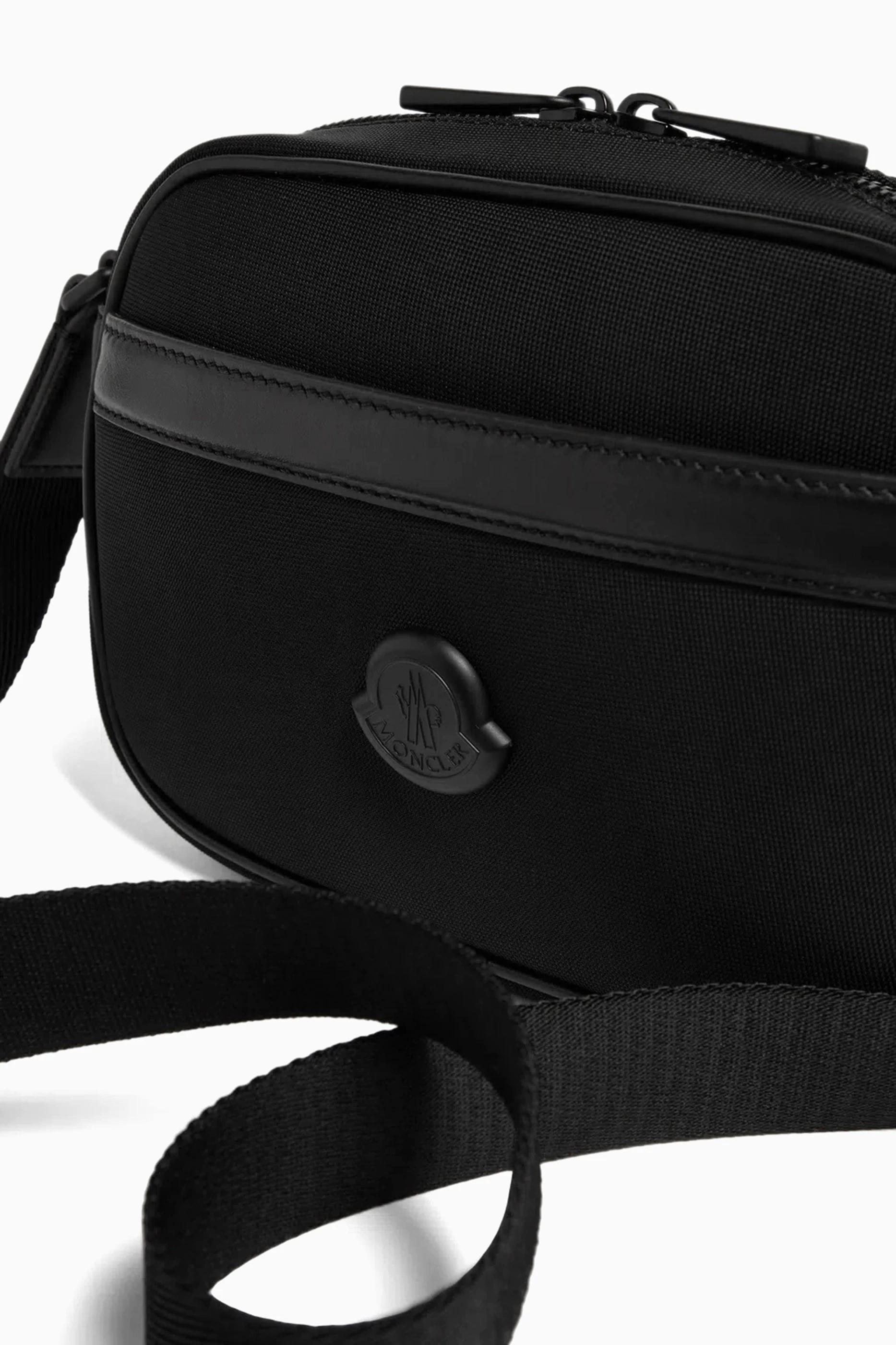 ★【MONCLER】メンズ★Borsa a tracolla Pierrick★ショルダー 楽天市場】MONCLER モンクレール ショルダーバッグ PIERRICK