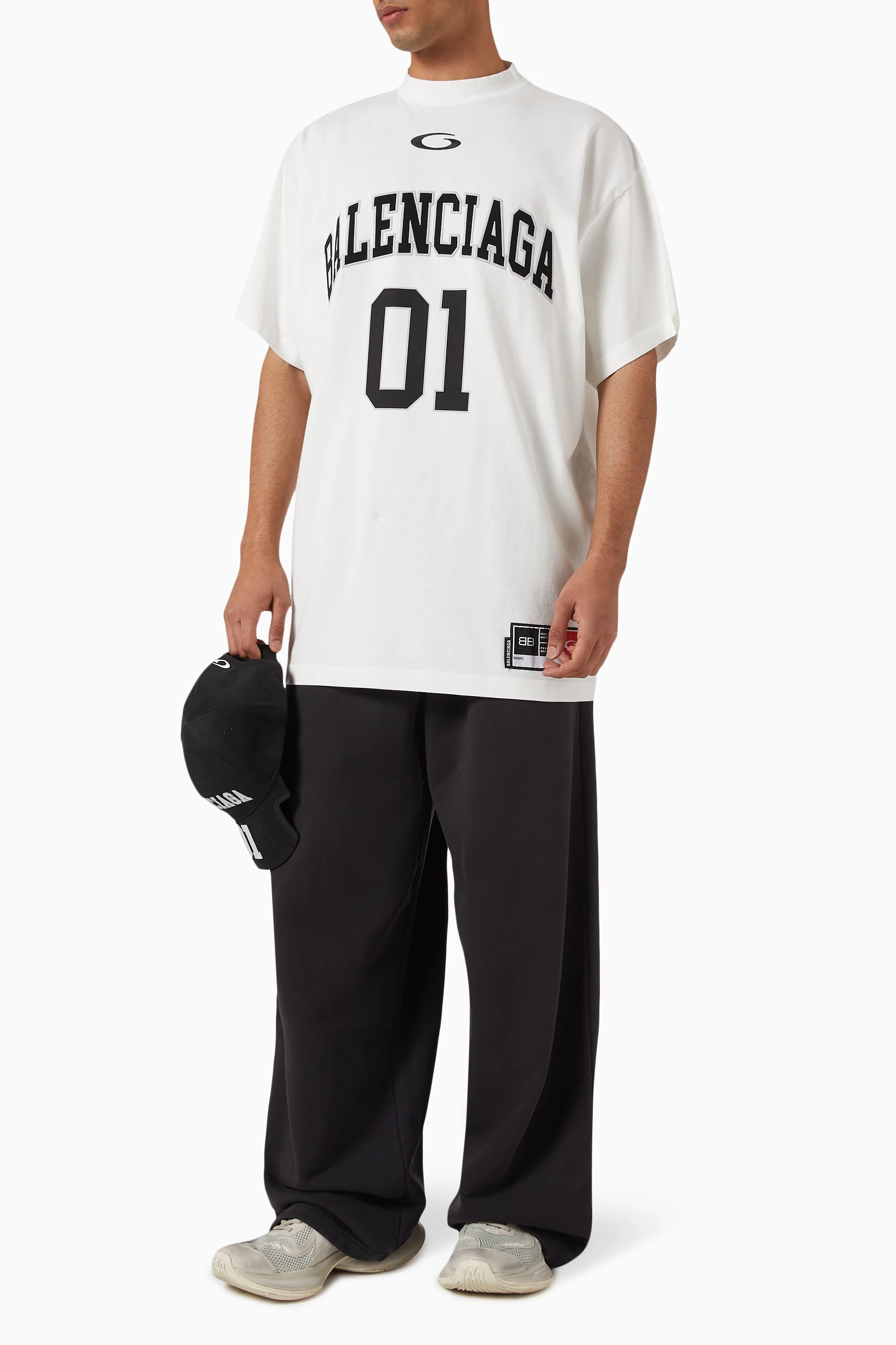 【BALENCIAGA】Basketball sneakers T-shirts Tシャツ Balenciaga: Off-White 'Basketball Sneaker' Oversized T-shirt