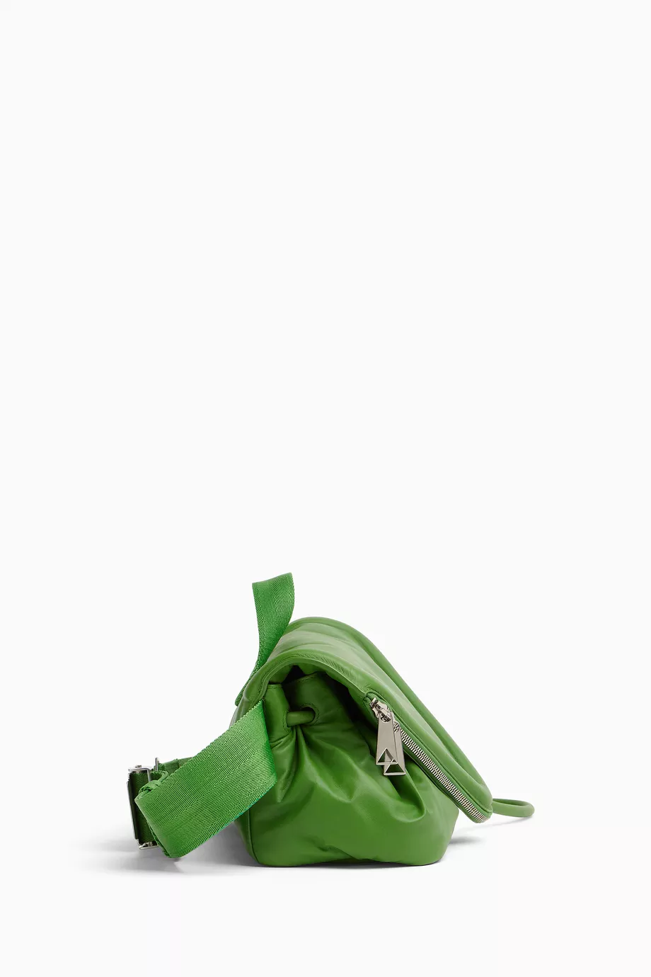 Buy Bottega Veneta Green Beak Bumbag in Hidrology Calfskin For Men